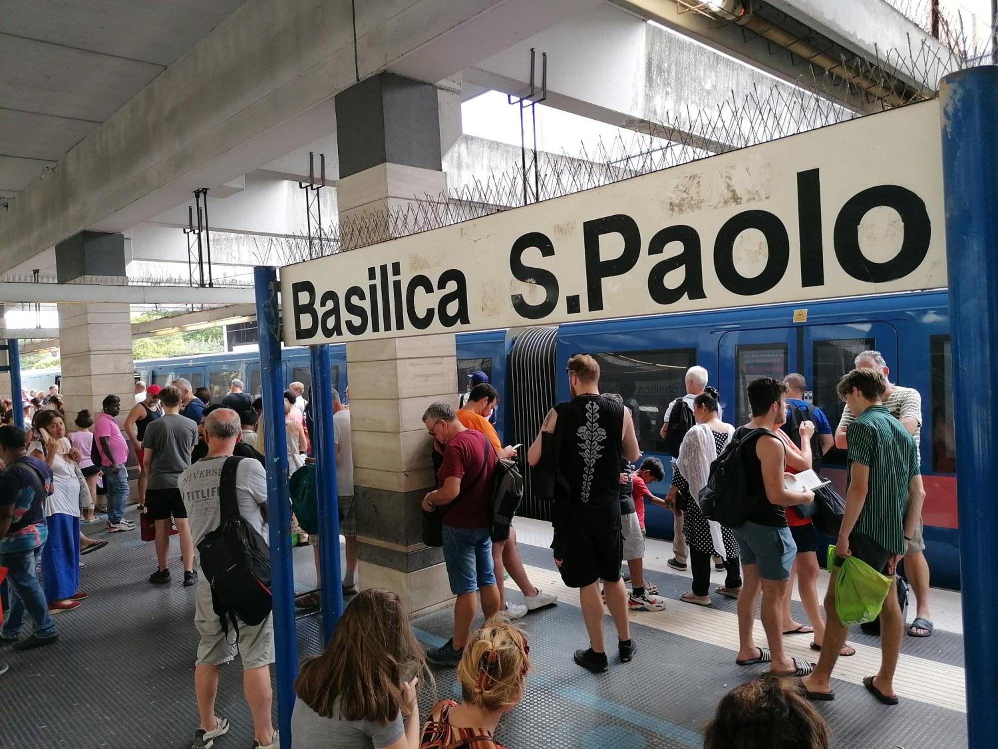 Savi Guest House Metro B S Paolo Roma Exterior foto